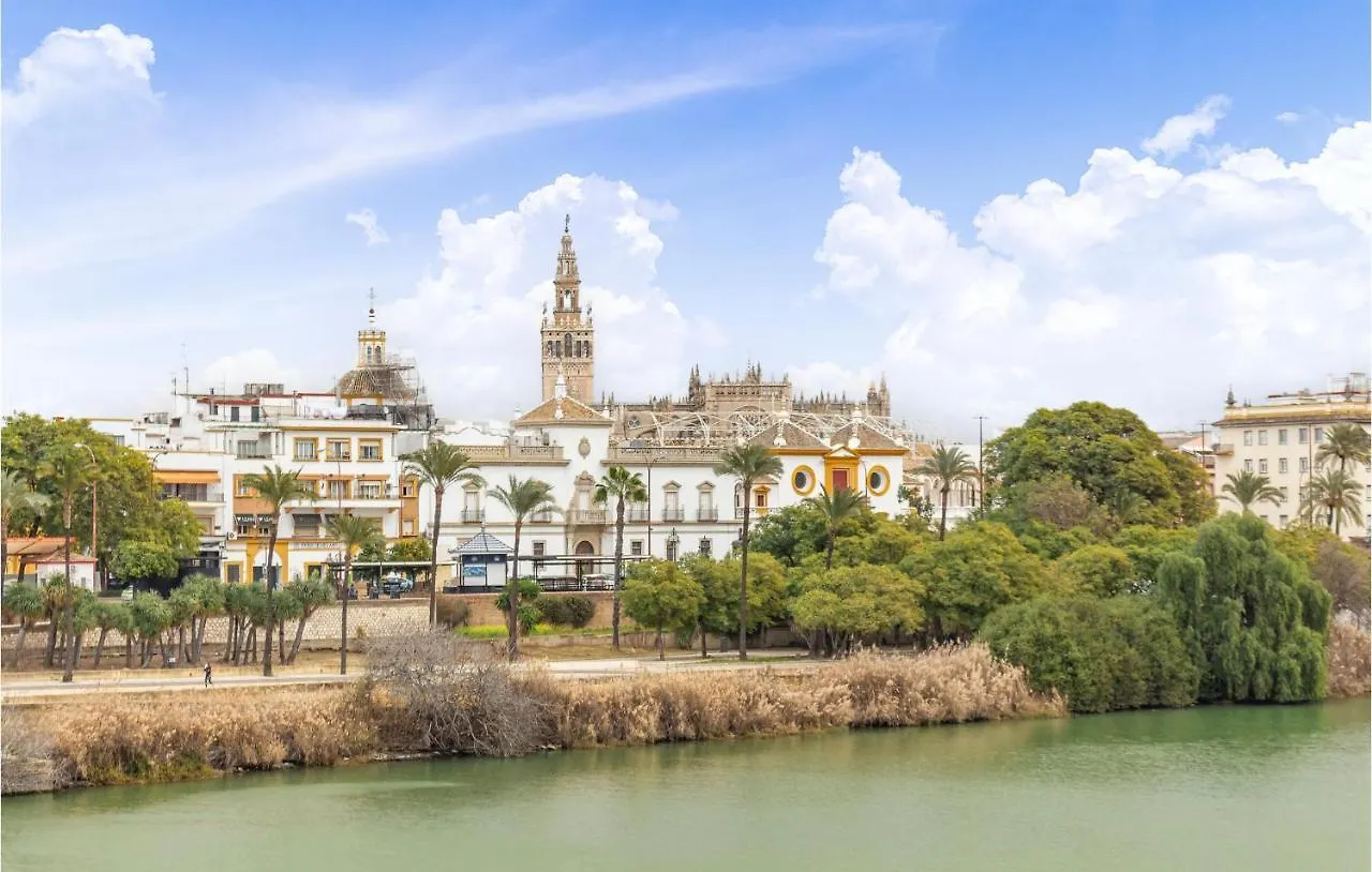 Lovely Apartment In Sevilla With Wifi