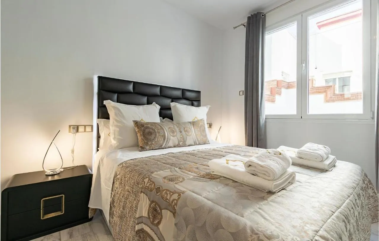 Lovely Apartment In Sevilla With Wifi