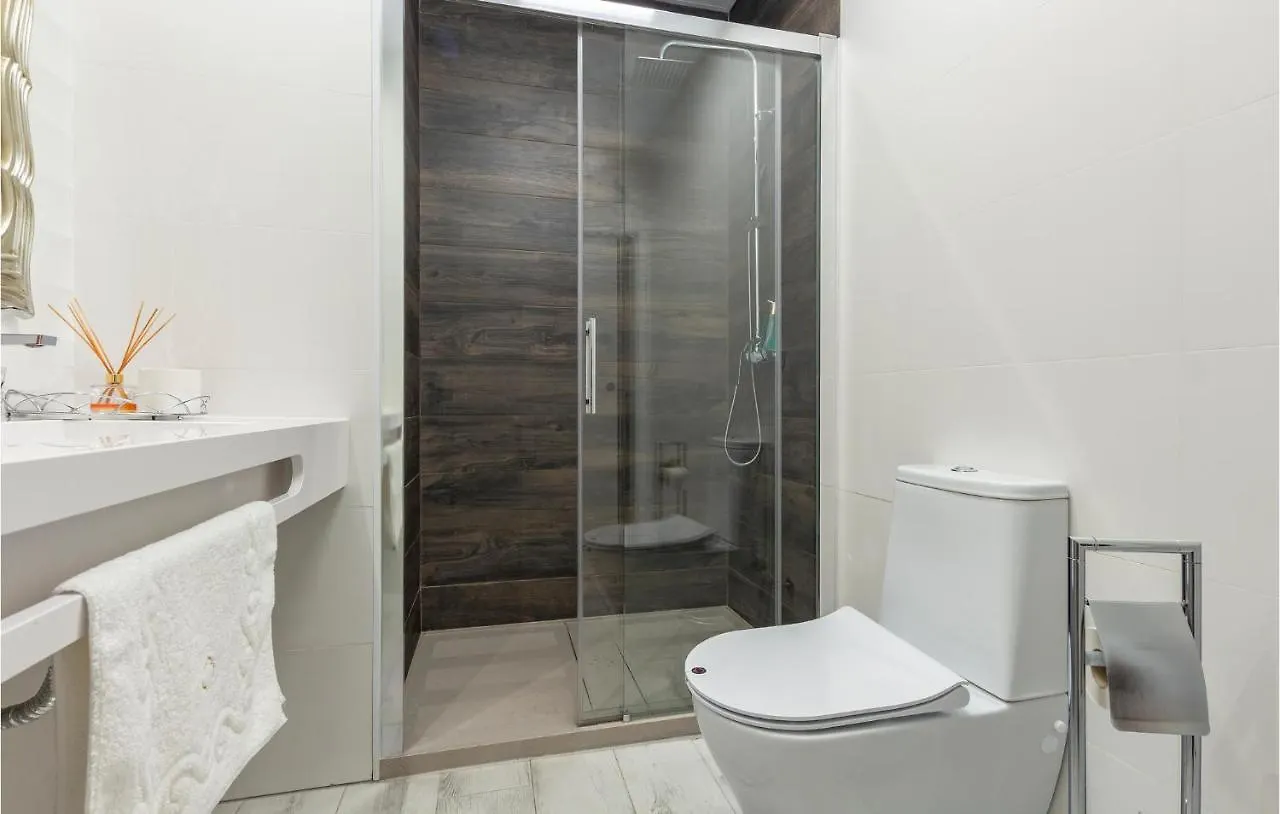 Lovely Apartment In Sevilla With Wifi