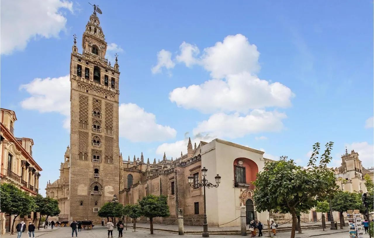 Lovely Apartment In Sevilla With Wifi