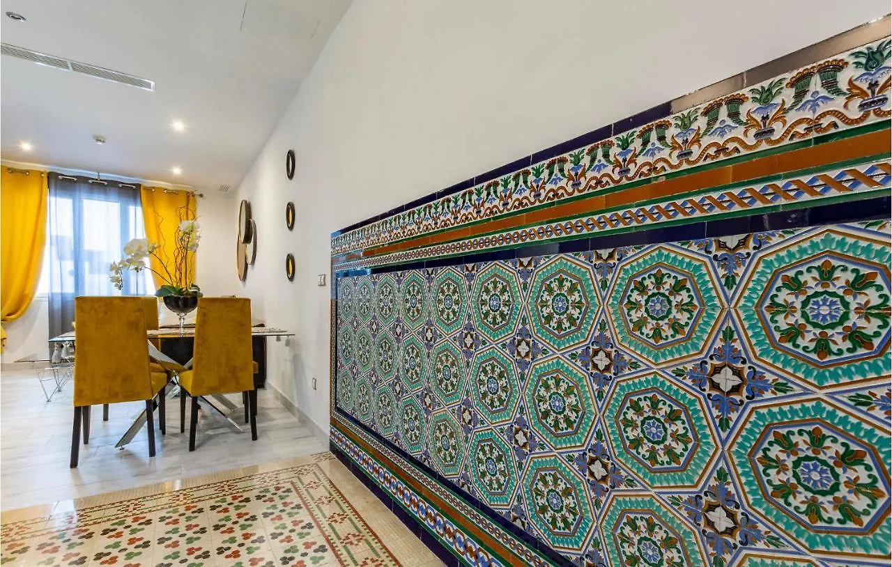 Lovely Apartment In Sevilla With Wifi